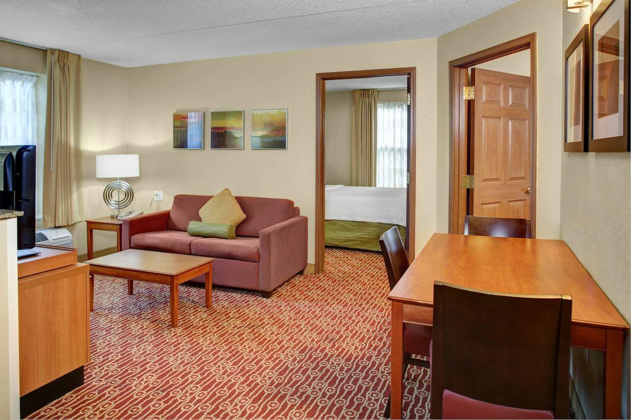 Birch Hills Suites - Blue Ash Εξωτερικό φωτογραφία