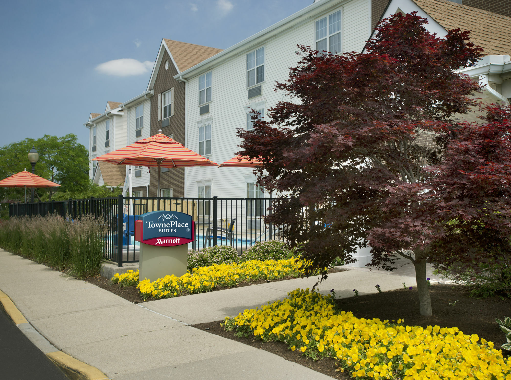 Birch Hills Suites - Blue Ash Εξωτερικό φωτογραφία